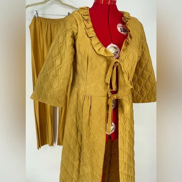 Vintage Gold Quilted Lounge Set Maxi Bed Jacket & Slinky Pants - Picture 13 of 17